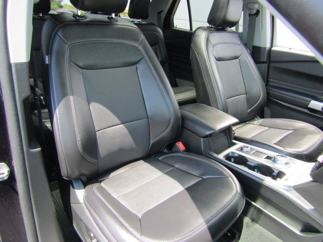 Used 2024 Ford Explorer Limited w/ Limited Technology Package AWD/4WD image 13
