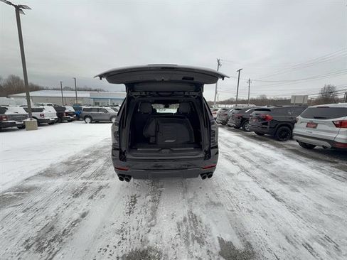 Used 2025 Chevrolet Tahoe Z71 image 5