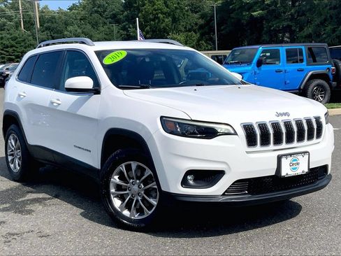 Used 2019 Jeep Cherokee Latitude Plus AWD/4WD image 2