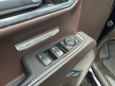 Used 2025 GMC Sierra 1500 Denali w/ Technology Package AWD/4WD image 18