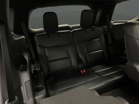 Used 2025 Ford Explorer ST-Line w/ Premium Package image 36