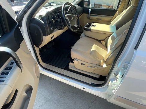 Used 2008 Chevrolet Silverado 2500 LT w/ 1LT Convenience Package AWD/4WD image 7