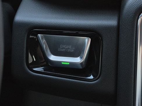 Used 2025 GMC Yukon XL Denali w/ Denali Reserve Package image 24