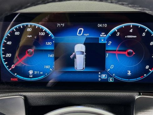 Used 2023 Mercedes-Benz GLB 250 4MATIC image 13