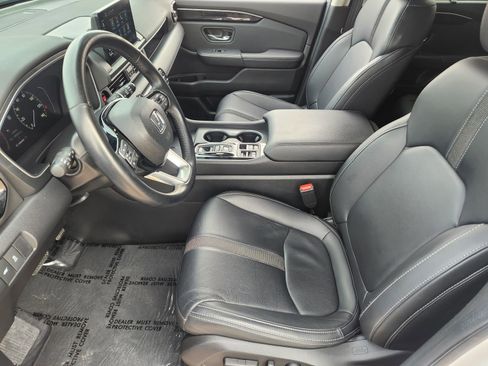 Certified 2024 Honda Pilot Touring image 17