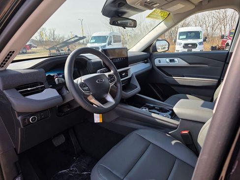 New 2026 Ford Explorer Active AWD/4WD image 15