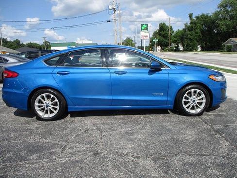 Used 2019 Ford Fusion SE FWD image 9