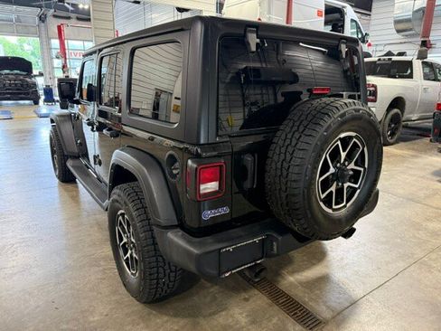 Used 2022 Jeep Wrangler Unlimited Sport w/ Cold Weather Group AWD/4WD image 29