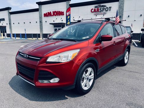 Used 2015 Ford Escape SE w/ Equipment Group 201A image 2