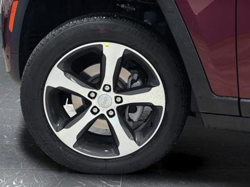 New 2026 Jeep Grand Cherokee Limited w/ Luxury Tech Group II image 29