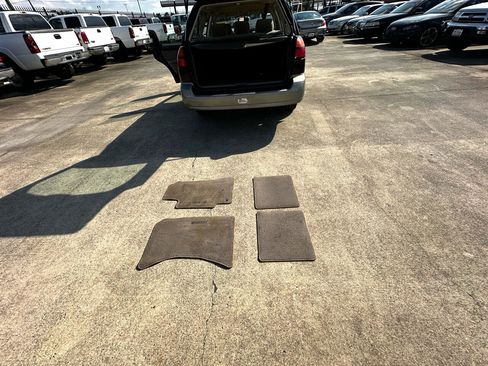 Used 2001 Subaru Outback Wagon image 31