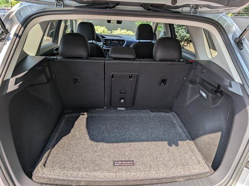 Certified 2024 Volkswagen Taos SE w/ Panoramic Sunroof Package image 19