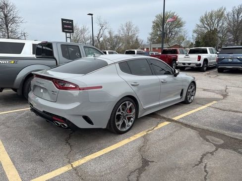 Used 2020 Kia Stinger GT1 image 9