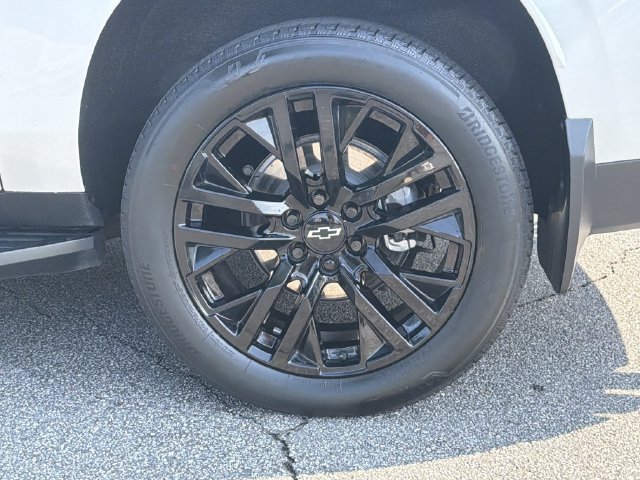 Used 2025 Chevrolet Suburban Premier AWD/4WD image 22