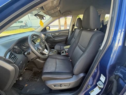 Used 2017 Nissan Rogue SV FWD image 10