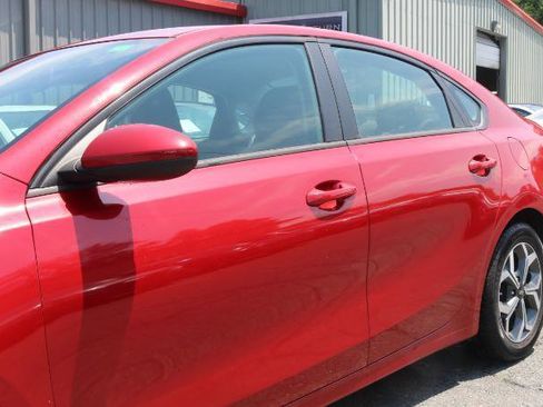 Used 2020 Kia Forte LXS FWD image 4