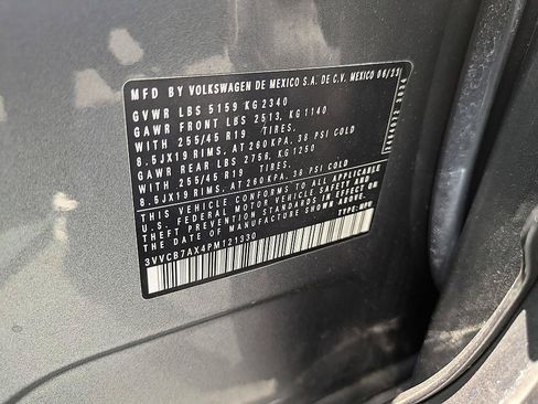 Used 2023 Volkswagen Tiguan SE R-Line FWD image 33