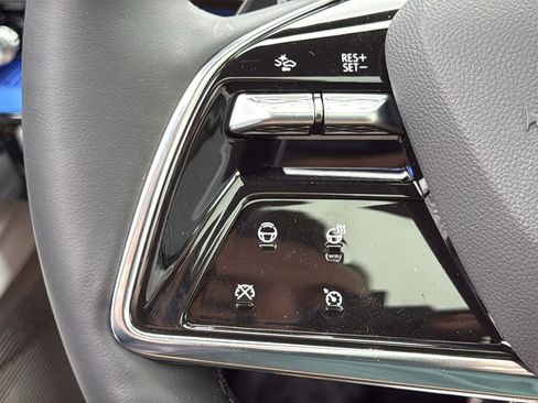 New 2026 Cadillac Optiq Luxury 2 image 15