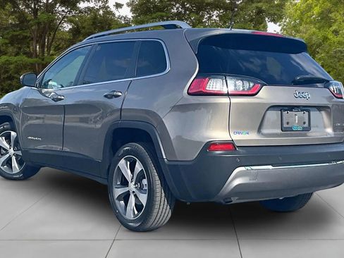 Used 2019 Jeep Cherokee Limited image 12