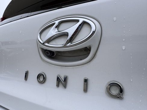 Used 2017 Hyundai Ioniq Limited w/ Limited Ultimate Package 02 image 19