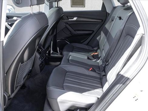 Used 2023 Audi Q5 2.0T Premium w/ Convenience Package AWD/4WD image 21