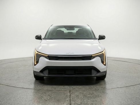 Used 2025 Kia K4 LXS image 2