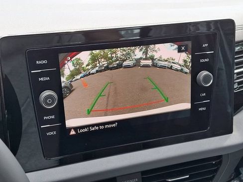 New 2026 Volkswagen Jetta SE FWD image 13