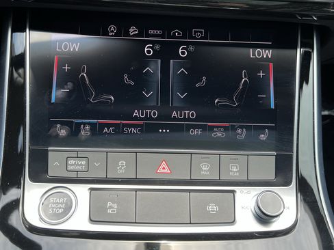 Used 2025 Audi Q7 3.0T Premium Plus AWD/4WD image 29
