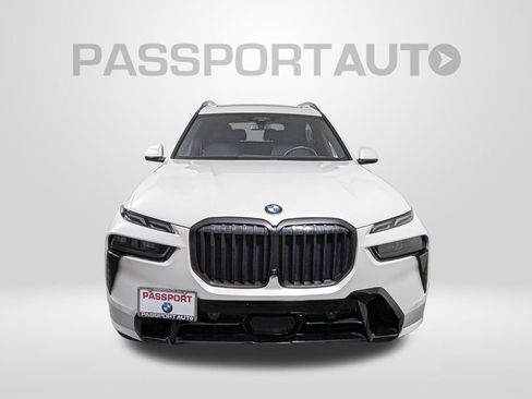 Used 2024 BMW X7 xDrive40i w/ Executive Package image 9
