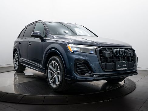 Certified 2025 Audi Q7 2.0T Premium w/ Convenience Plus Package image 2