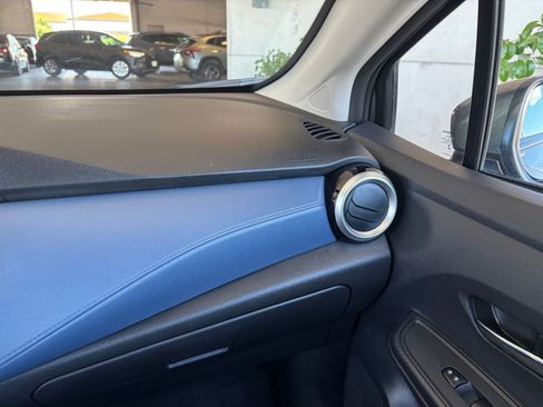 Used 2025 Nissan Versa SV FWD image 35