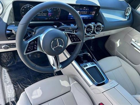 Certified 2025 Mercedes-Benz GLA 250 GLA 250 image 3