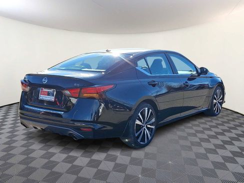 Used 2020 Nissan Altima 2.5 SR w/ Premium Package image 5