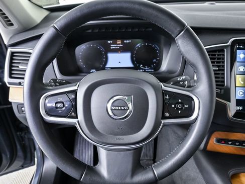 Used 2022 Volvo XC90 T6 Momentum w/ Protection Package Premier AWD/4WD image 10