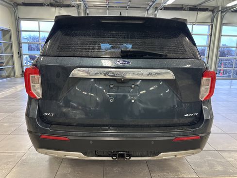 Used 2023 Ford Explorer XLT w/ Equipment Group 202A image 12