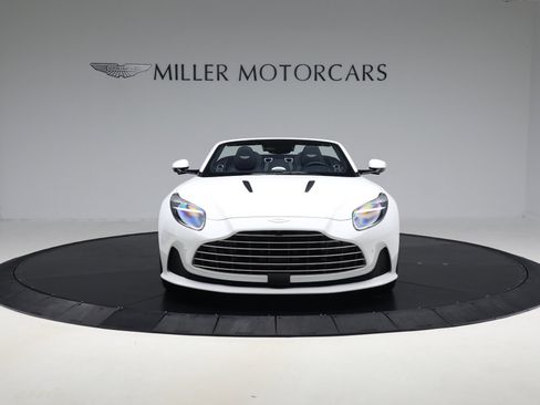 Used 2024 Aston Martin DB12 Convertible image 23