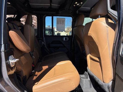 Used 2021 Jeep Wrangler Unlimited Sahara AWD/4WD image 18