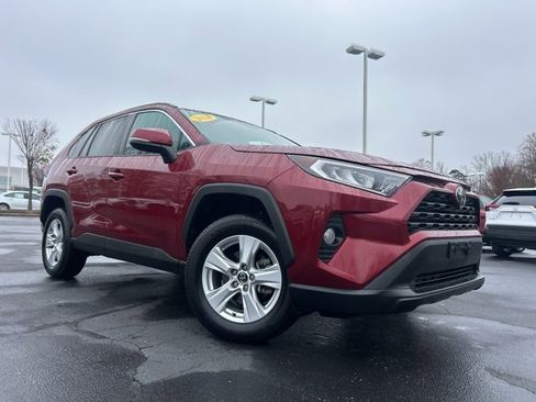 Used 2020 Toyota RAV4 XLE image 3