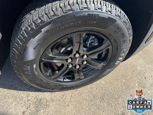 Used 2022 GMC Acadia AT4 w/ Technology Package AWD/4WD image 32