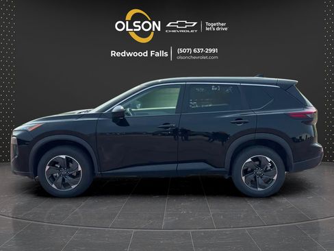 Used 2025 Nissan Rogue SV AWD/4WD image 2