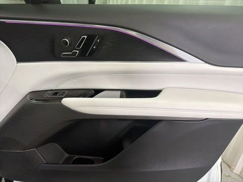 Used 2024 Cadillac Lyriq Luxury RWD image 20