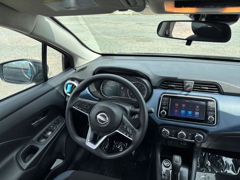 Used 2025 Nissan Versa SV FWD image 29