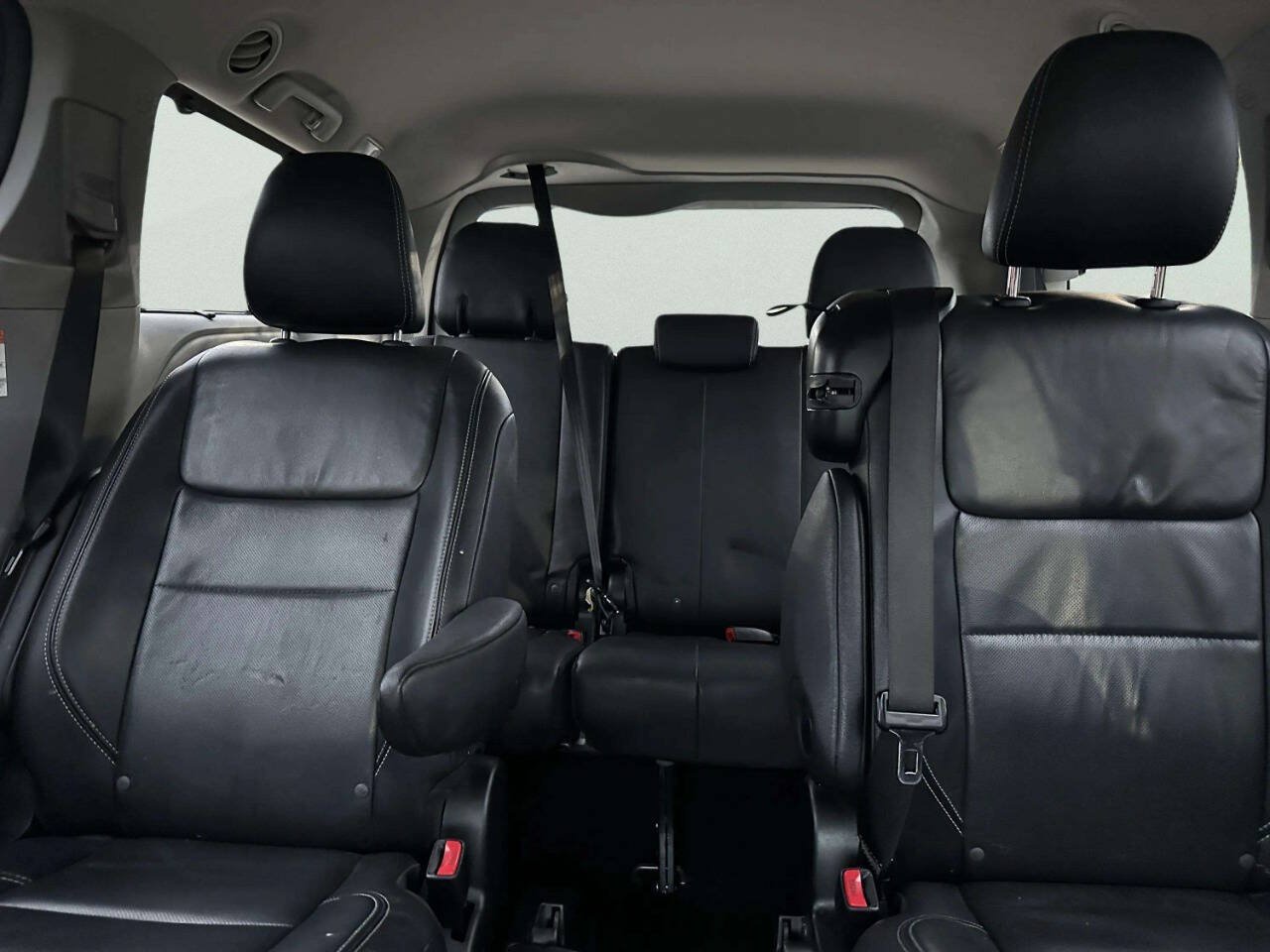 Used 2015 Toyota Sienna SE FWD image 36