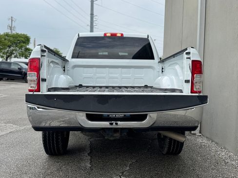 Used 2024 RAM 2500 Tradesman w/ Chrome Appearance Group AWD/4WD image 9