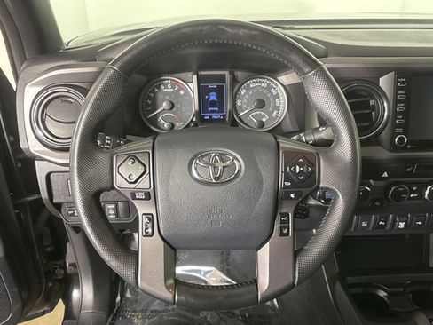Used 2020 Toyota Tacoma TRD Off-Road image 25