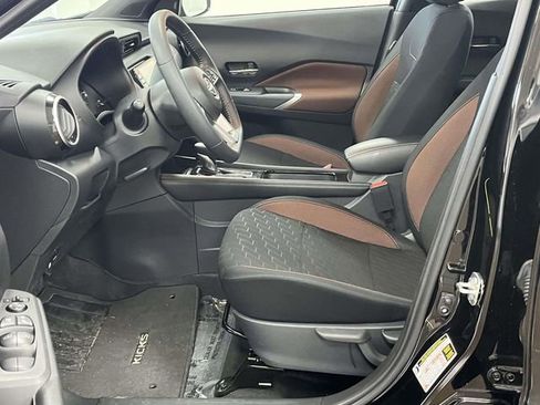 Used 2024 Nissan Kicks SR image 13
