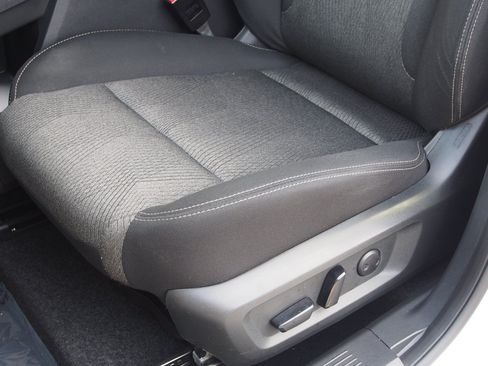 Used 2024 Nissan Rogue SV FWD image 17