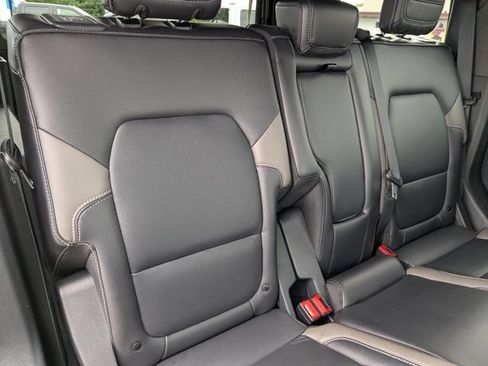 Used 2025 Ford Bronco Outer Banks AWD/4WD image 15