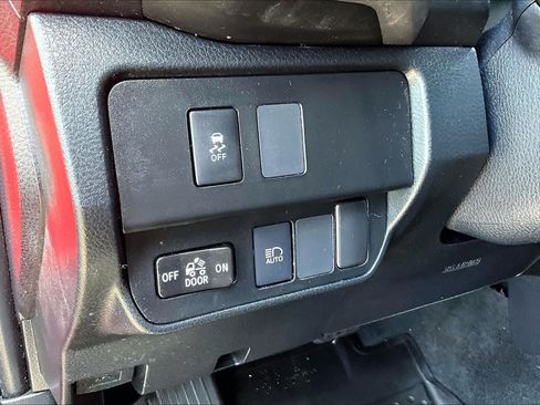 Certified 2020 Toyota Tacoma SR5 AWD/4WD image 30