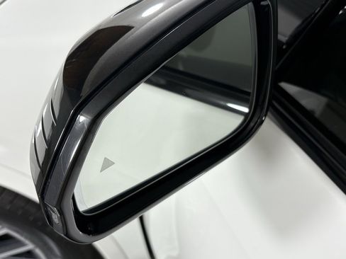 Used 2023 BMW X1 xDrive28i w/ Premium Package image 10